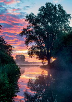 57SM81 - Sunrise on Oxford Canal Greeting Card