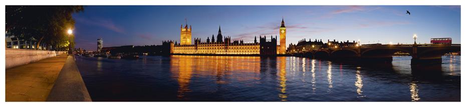 LDN-004 - Carte postale panoramique des Chambres du Parlement et du pont de Westminster
