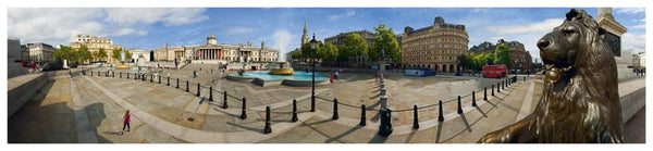 LDN-011 - Carte postale panoramique de Trafalgar Square et de la National Portrait Gallery