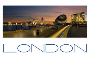 LDN-013 - Carte postale panoramique de l'hôtel de ville, du Tower Bridge et de la Tamise