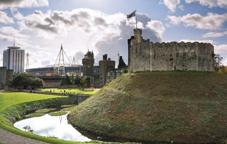 PCW504 - Cardiff Castle and the Millennium Stadium Postcard