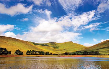 PCW507 - Pen y Fan from Upper Neuadd Reservoir Brecon Beacons Postcard