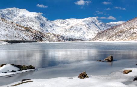 PCW572 - Llyn Ogwen Gwynedd Postcard