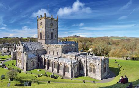 PCW576 - Carte postale de la cathédrale Saint-David du Pembrokeshire