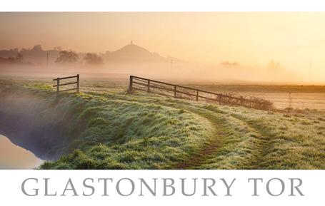 PST544 - Misty Dawn à Glastonbury Tor Carte postale
