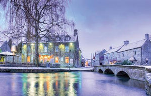 PWD542 - Winter in Bourton-on-the-Water Postcard